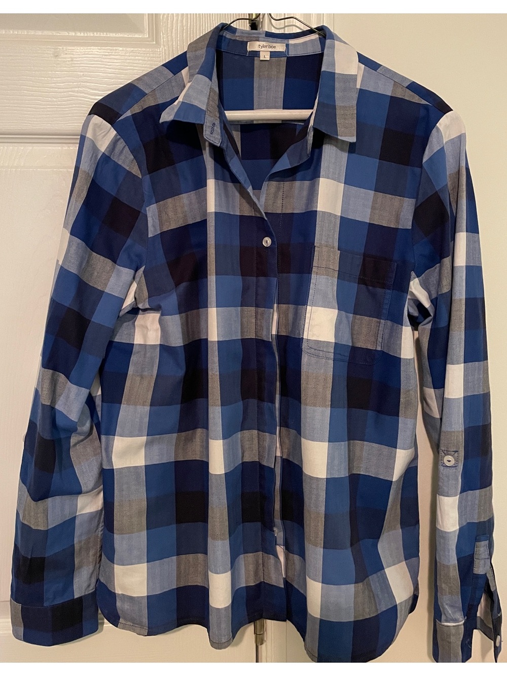 Tyler Boe blue plaid women’s shirt. size large